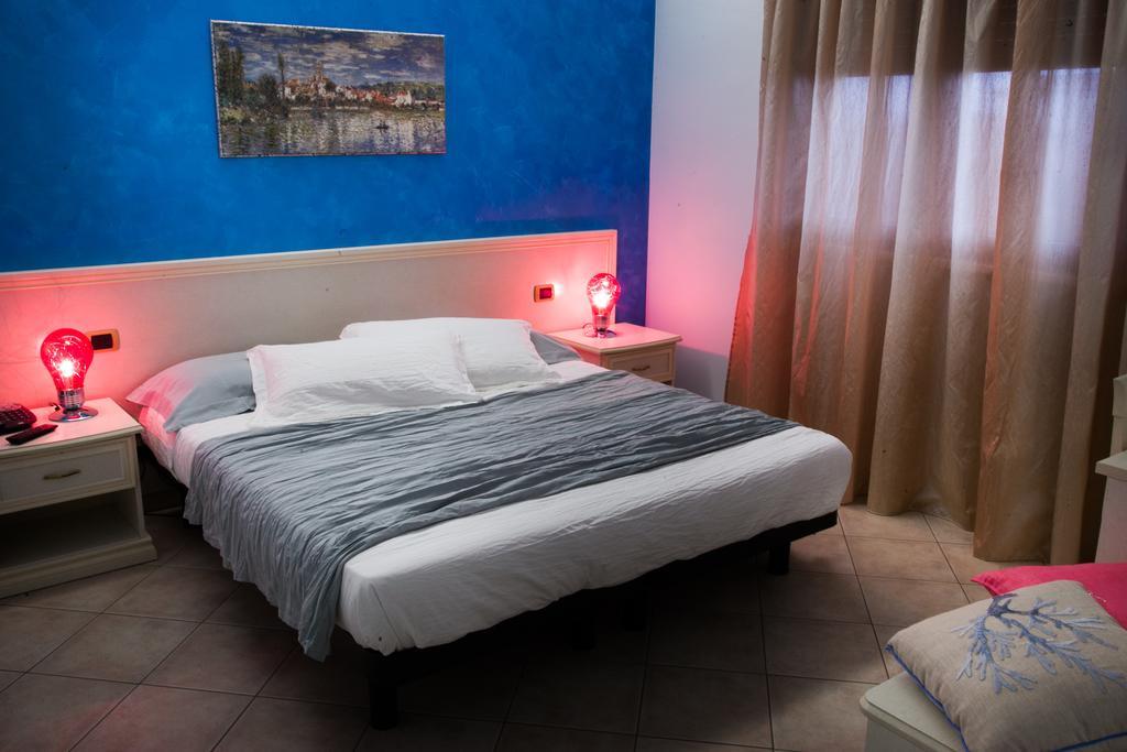 Pensione Degli Ulivi Porto SantʼElpidio Стая снимка