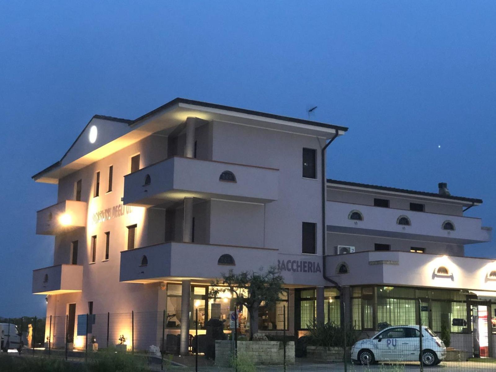 Pensione Degli Ulivi Porto SantʼElpidio Екстериор снимка