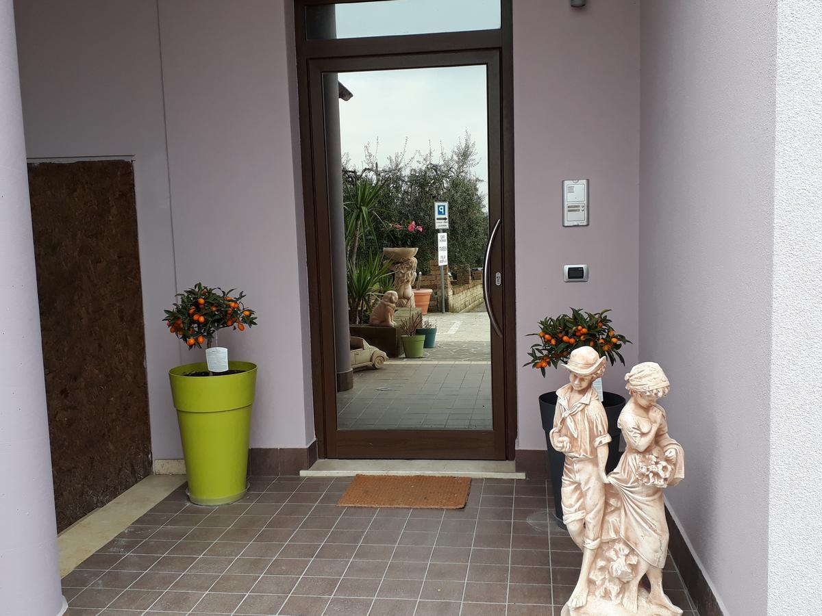 Pensione Degli Ulivi Porto SantʼElpidio Екстериор снимка